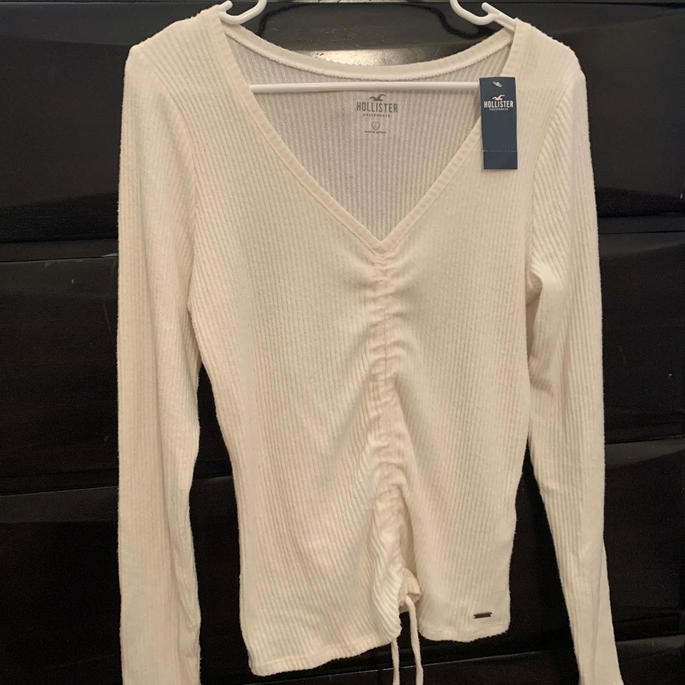 Hollister Cream Longsleeve Sweater size L new w/tags